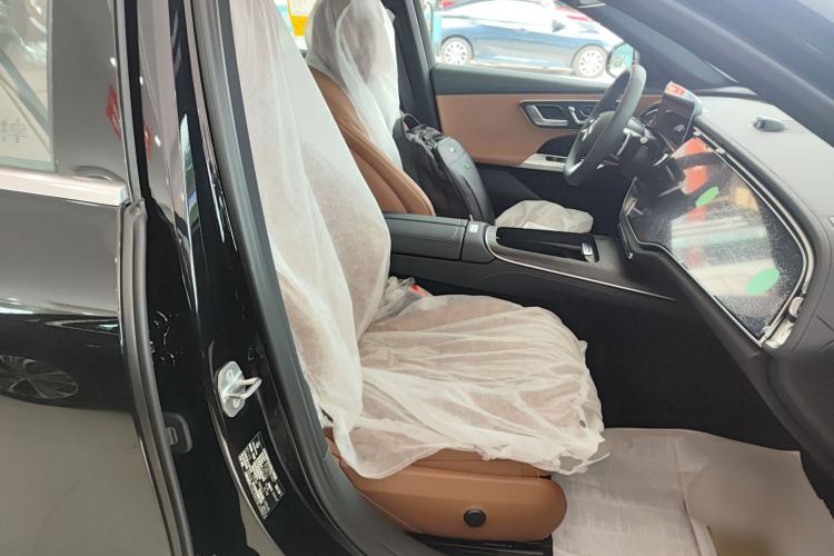 Used Mercedes-Benz E-Class New Energy 2024 E 350 e L Plug-in Hybrid Sports Sedan
