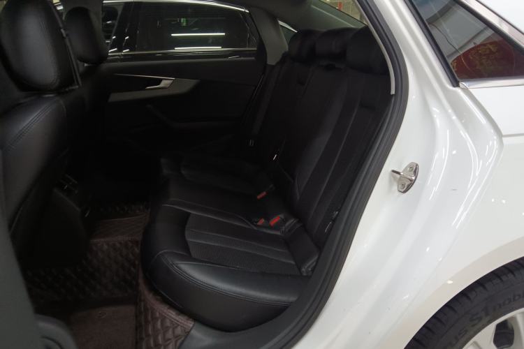 Used Audi A4L 2019 40 TFSI Ambition China VI
