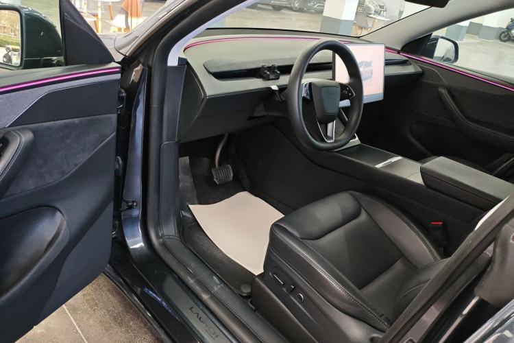 Used Tesla Model Y 2025 Long-Range All-Wheel Drive First Edition
