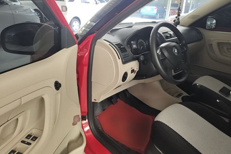 Used Skoda Fabia 2014 1.4L Manual Jingling Edition