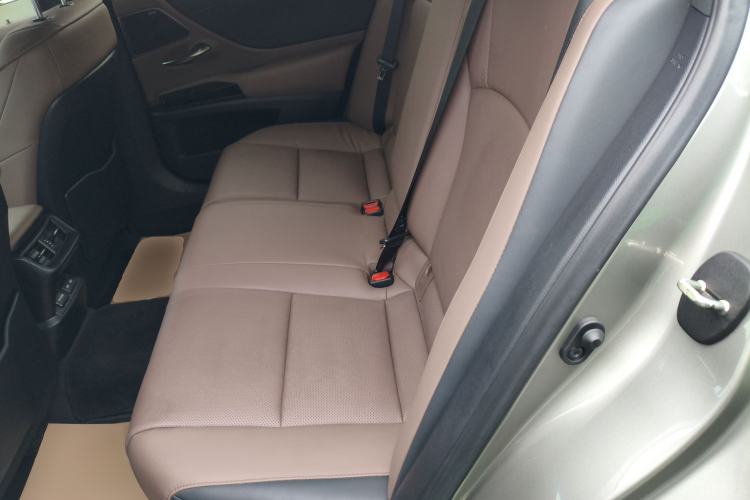 Used Lexus ES 2022 300h Excellence Edition
