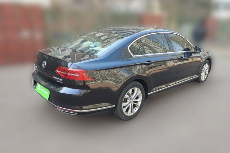 Used Volkswagen Magotan 2018 330TSI DSG Luxury Model Rear Right 45 Deg