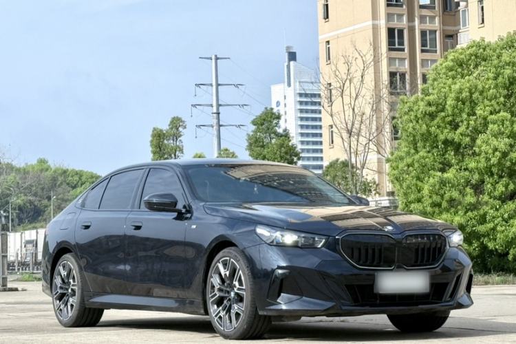 Used BMW 5 Series 2025 530Li Luxury Edition M Sport Package
