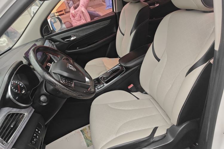 Used Baojun 730 2017 1.5T DCT Flagship Model 7 Seats China V Emission Standard