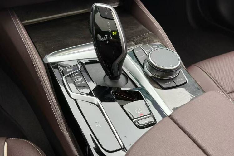 Used BMW 5 Series 2022 Second Facelift 525Li M Sport Package
