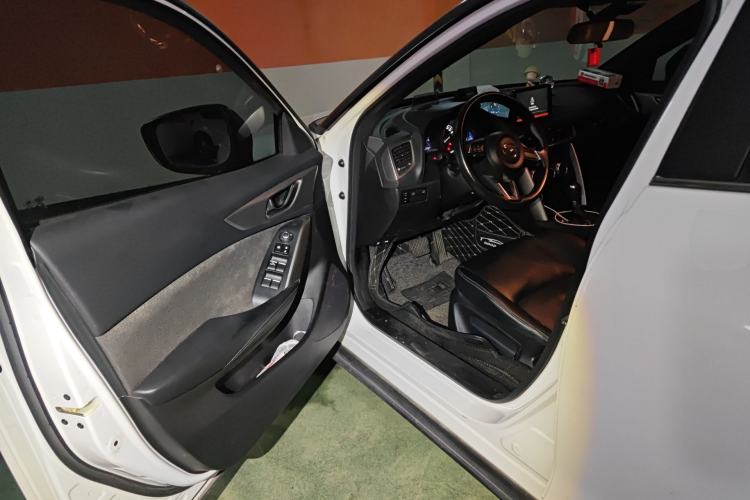 Used Mazda CX-4 2018 2.0L Automatic Two-Wheel Drive Blue Sky Dynamic Version China VI Standard Driver Seat