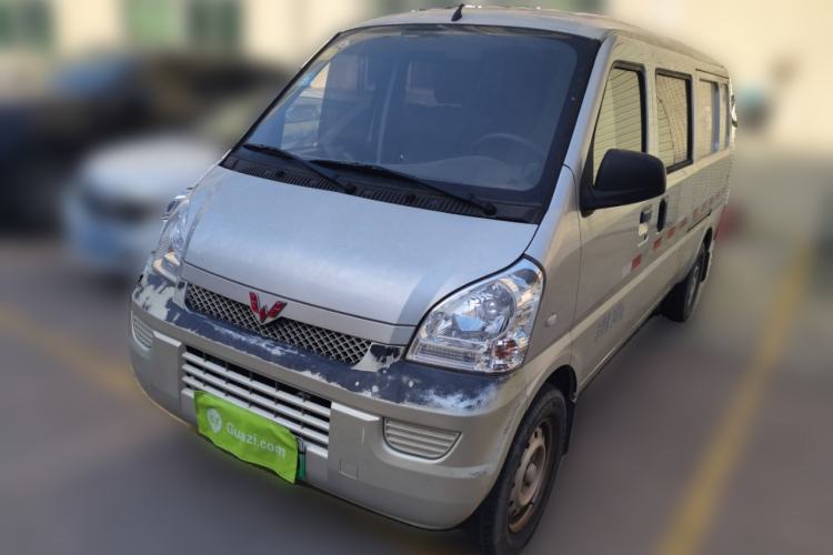 Used Wuling Rongguang EV 2022 Base Model Enclosed-Window Vehicle with 5 Seats Powered by Penghui Battery