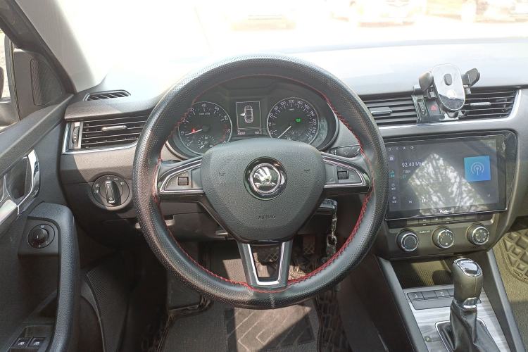 Used Skoda Octavia 2017 1.6L Automatic Smart Drive Edition Steering Wheel