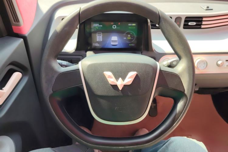 Used Wuling Hongguang MINIEV 2021 Macaron Fashion Model Lithium Iron Phosphate Steering Wheel