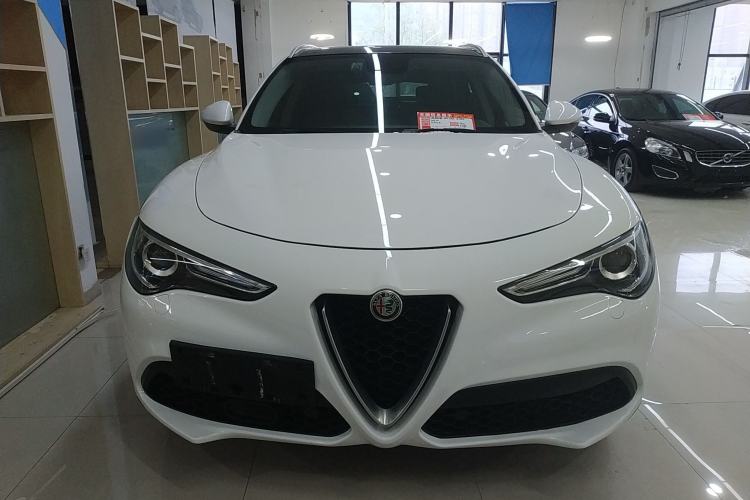 Used Alfa Romeo Stelvio 2017 2.0T 280HP Luxury Edition Front