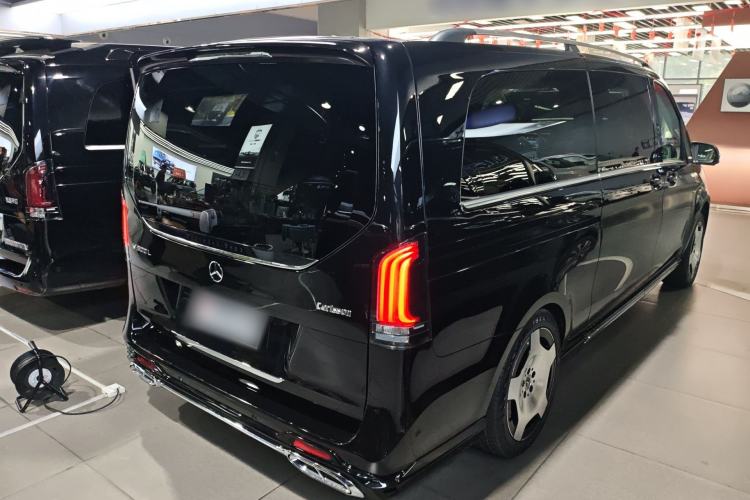 Used Mercedes-Benz V-Class 2024 V 300 L Long Wheelbase Prestige Edition Rear Right 45 Deg