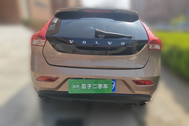 Used Volvo V40 2016 T4 Smart Luxury Edition
