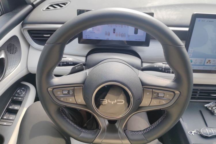 Used BYD Seal 05 DM-i 2025 DM-i Intelligent Drive 120KM Flagship Model Steering Wheel