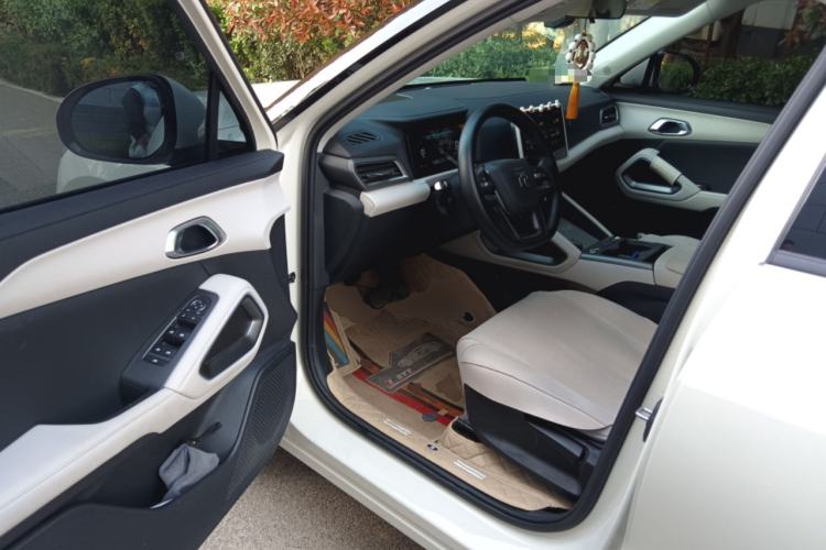 Used BYD Yuan UP 2025 Model 301KM Leading Version Driver Seat