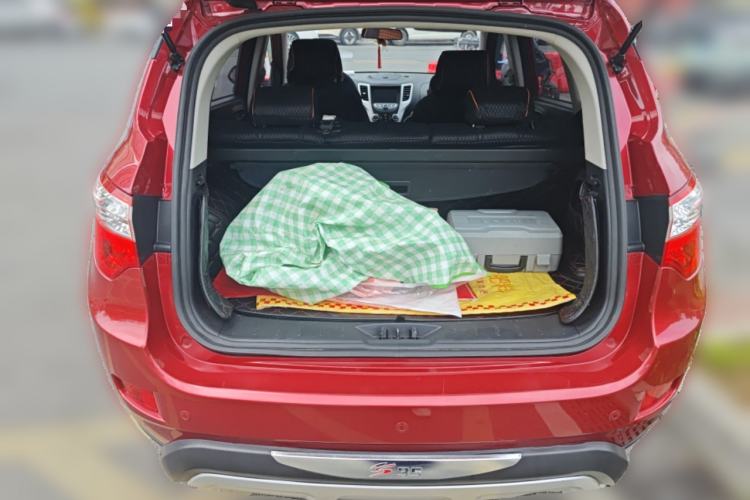 Used CHANGAN CS35 2015 1.6L Manual Luxury Model China IV Standard Trunk