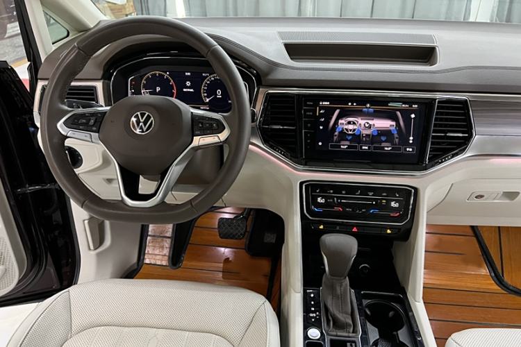 Used Volkswagen Viloran 2020 330TSI Luxury Edition