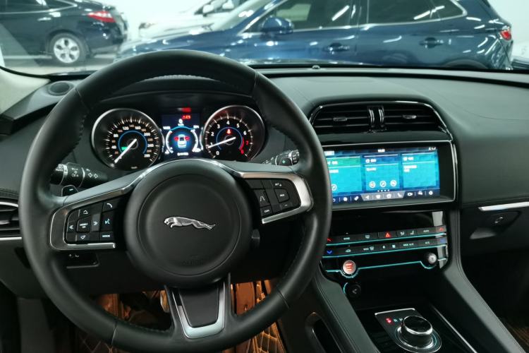 Used Jaguar F-PACE 2019 2.0T Four-Wheel Drive Urban Luxury Edition
