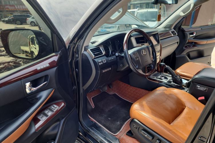 Used Lexus LX 2013 570
