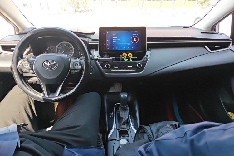 Used Toyota Corolla 2019 1.2T S-CVT GL-i Elite Edition Center Console