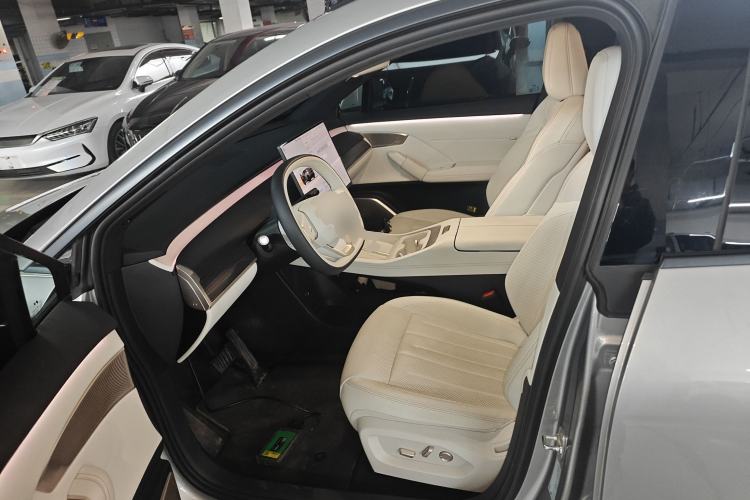 Used ONVO L60 2024 60 kWh Rear-Drive Version
