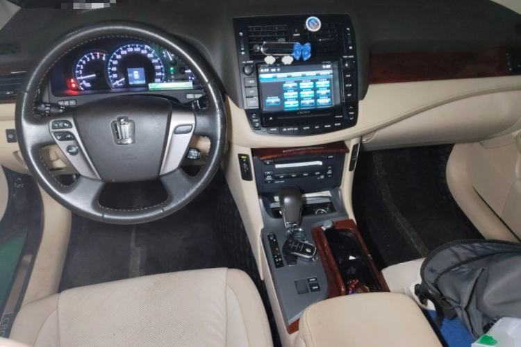 Used Toyota Crown 2012 2.5L Royal Leather Edition Center Console