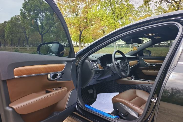 Used Volvo S90 2024 B5 Zhiyi Luxury Edition