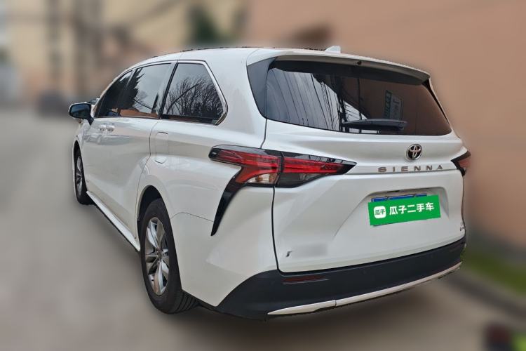 Used Toyota SIENNA 2024 2.5L Hybrid Comfort Edition