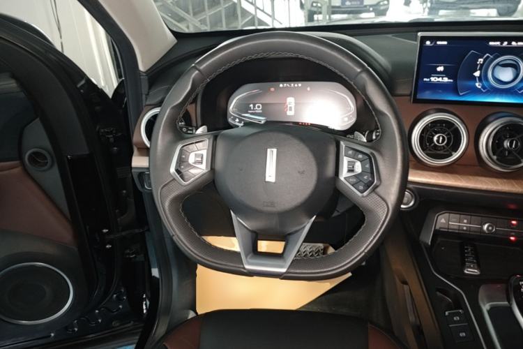 Used Wey VV5 2021 1.5T Two-Wheel Drive Smart Pioneer
