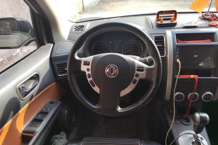 Used Dongfeng Fengdu MX6 2016 2.0L CVT Two-Wheel Drive Excellence Edition