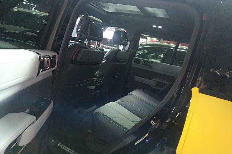 Used Formula Leopard Leopard 5 2023 Navigator Edition
