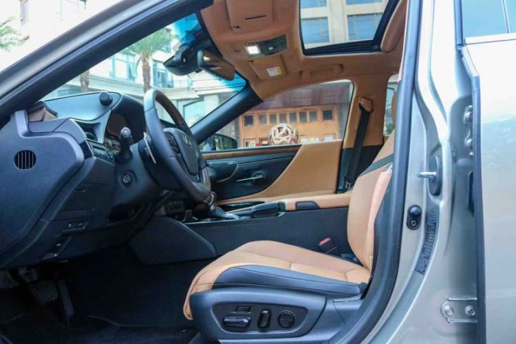 Used Lexus ES 2021 300h Executive Edition
