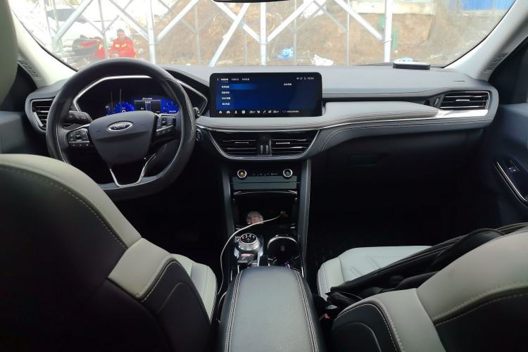 Used Ford Escape 2024 EcoBoost 245 Two-Wheel-Drive Titanium Edition
