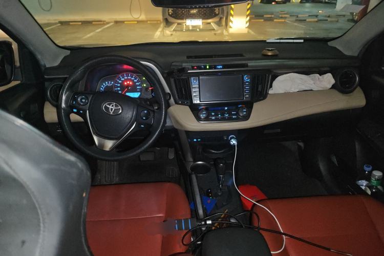 Used Toyota RAV4 2015 2.0L CVT Two-Wheel Drive Fashion Edition