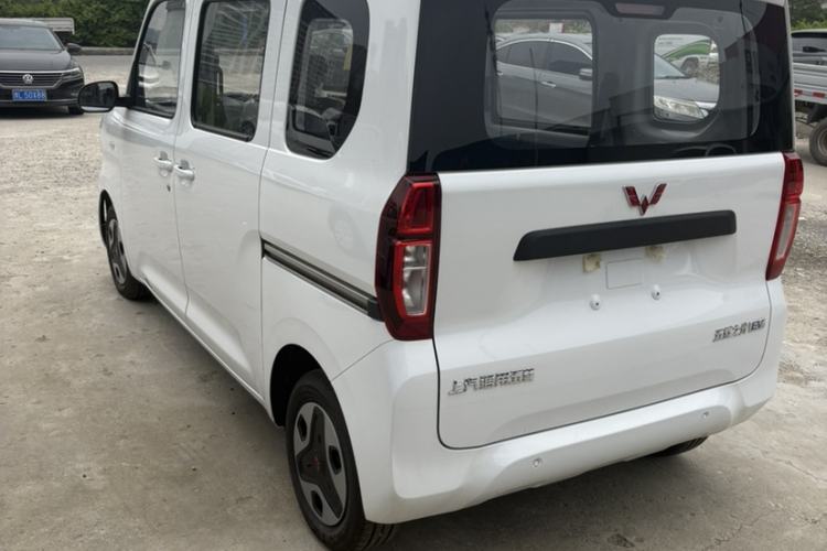 Used Wuling Zhiguang New Energy 2025 Comfort Model Exterior 2