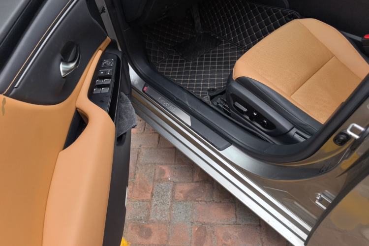 Used Lexus ES 2022 200 Excellence Edition
