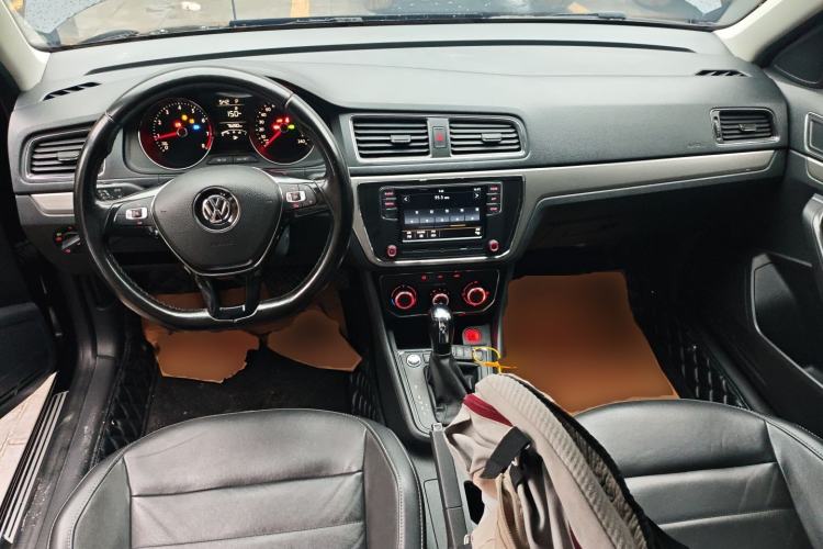 Used Volkswagen Lavida 2017 1.6L Automatic Comfort Edition
