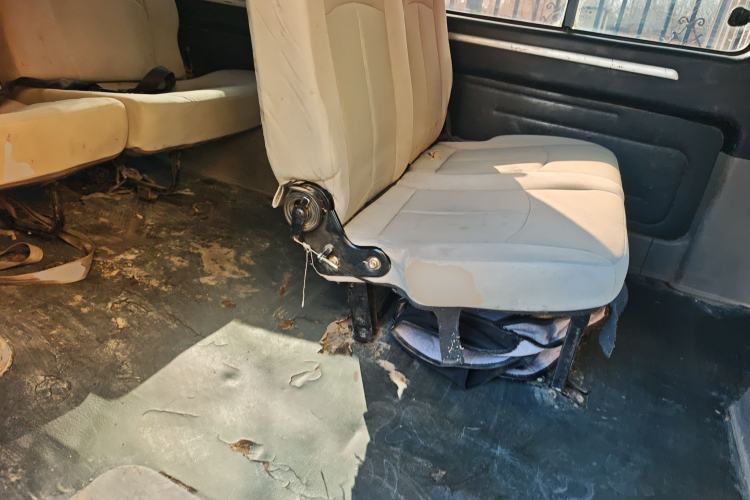 Used FORTHING Lingzhi 2016 M3L 1.6L 7-Seater Standard Model Left Rear Seat