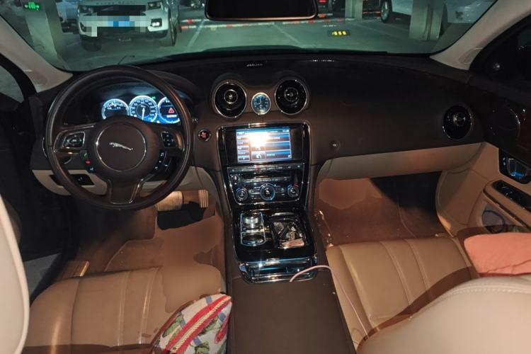 Used Jaguar XJ 2014 XJL 3.0 SC Two-Wheel-Drive Panoramic Business Edition