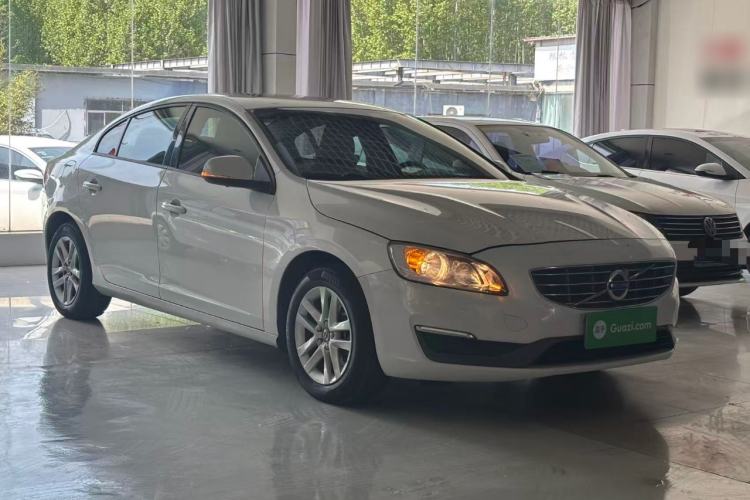 Used Volvo S60 2017 S60L T3 Smart Drive Edition Front Right 45 Deg