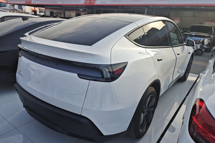 Used Tesla Model Y 2026 Rear-Drive Model