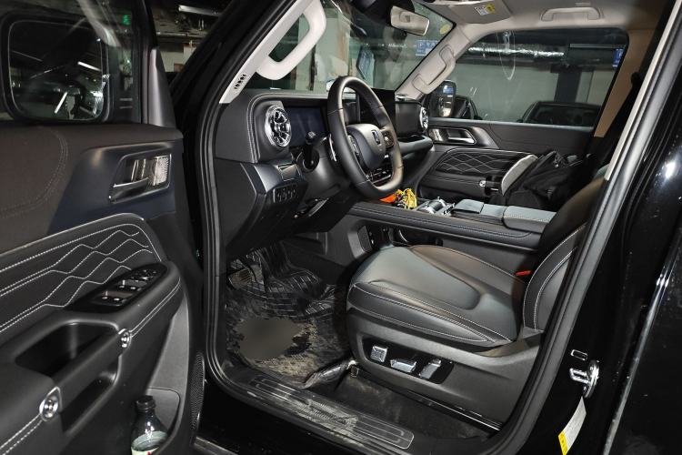 Used Tank 300 2025 2.4T Diesel Version
