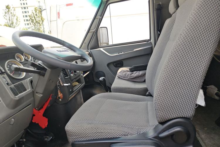 Used Iveco Daily 2014 2.5T-A35 NJ6484ACM47Z4
