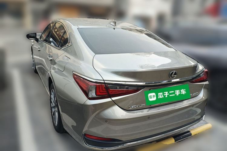 Used Lexus ES 2024 200 Premium Edition

