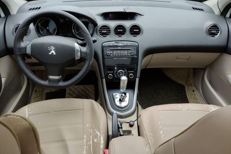 Used Peugeot 408 2013 2.0L Automatic Luxury Edition Center Console