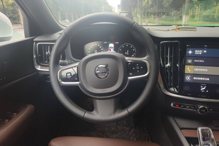 Used Volvo S60 2022 B4 Zhiyuan Luxury Edition