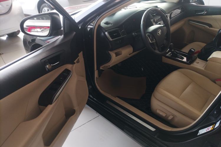 Used Toyota Camry 2016 2.0G 10th Anniversary Leading Edition
