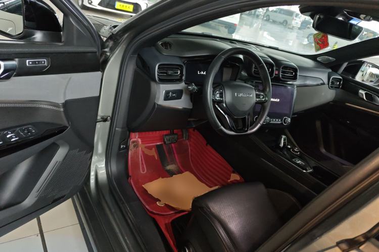 Used Lynk & Co 03 2021 2.0TD Automatic Trendy Champion Edition Driver Seat