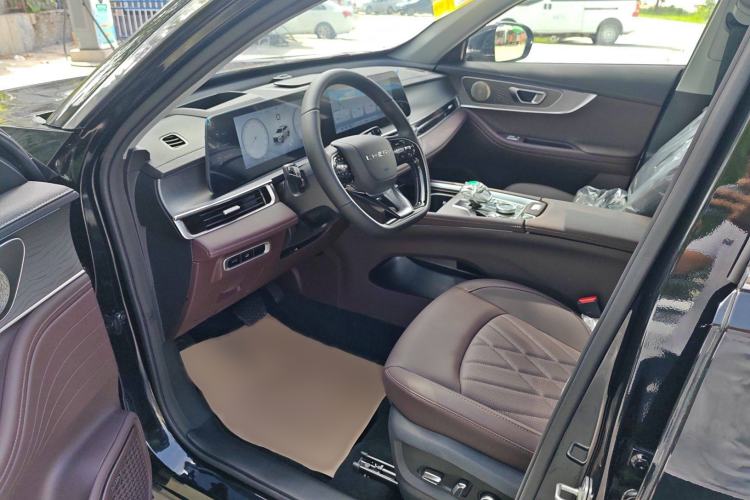 Used Chery Tiggo 8 PRO 2025 390T Two-Wheel Drive Prestige Version I
