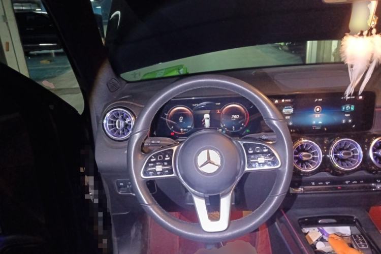 Used Mercedes-Benz GLB 2021 GLB 200 Dynamic Edition Steering Wheel