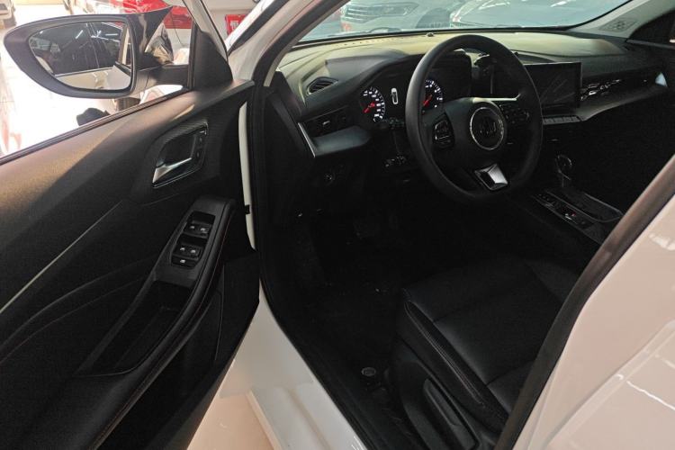 Used MG 5 2023 180 DVVT CVT Luxury Edition
